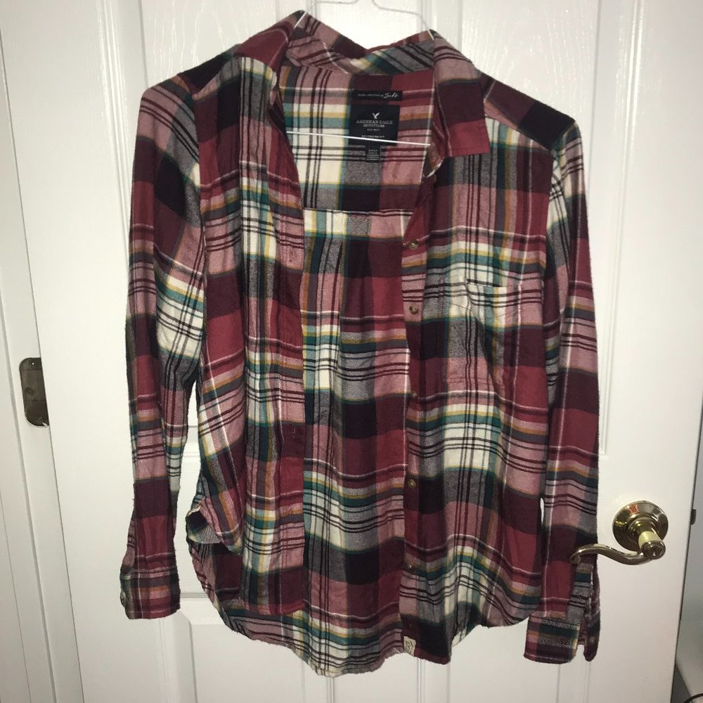 AMERICAN EAGLE PLAID LONG SLEEVE